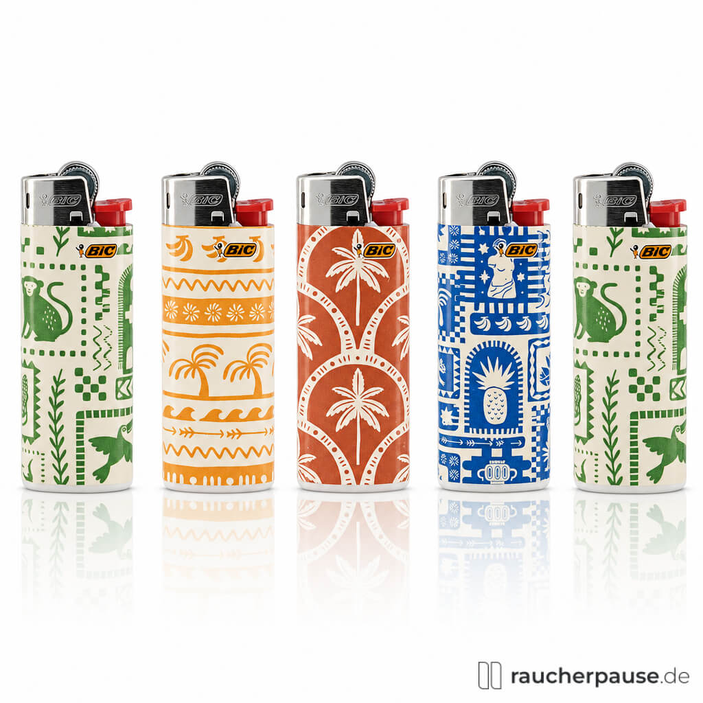 BIC Mini J25 Feuerzeug Motive in verschiedenen Designs und Farben wie Grün, Orange und Blau, mit gelbem Logo auf standardmäßig geformten Feuerzeugen in einer Reihe.