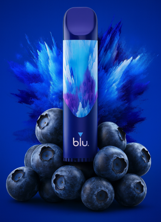 blue Vape Sorte Blueberry auf einem Berg aus Blaubeeren