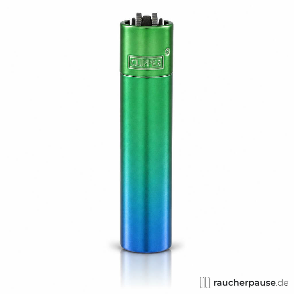 Clipper Feuerzeug Peacock: Grüne, langschmale Dose mit CLIPPER-Logo auf der Vorderseite.