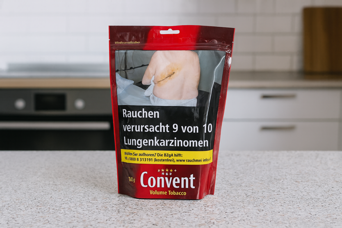 Convent Volumen Tabak auf einer Küchenzeile
